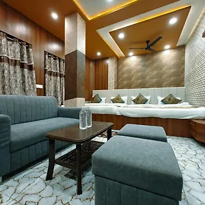 Guest house Shri Kailash Pati Guest House- Opposite Kashi Vishwanath Temple, Varanasi